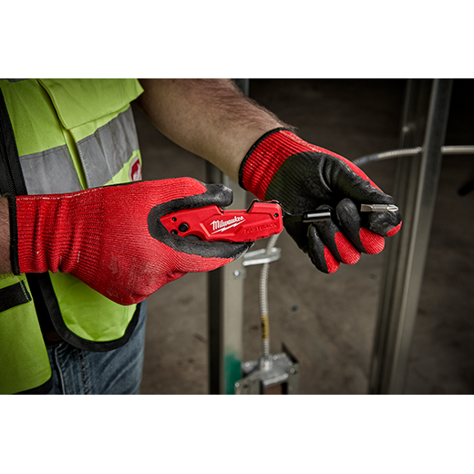 MILWAUKEE FASTBACK™ 6IN1 Folding Utility Knife